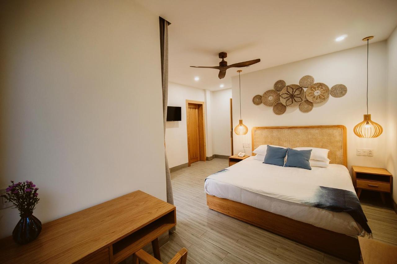 The Watermark Beachside Hotel Хойан Экстерьер фото