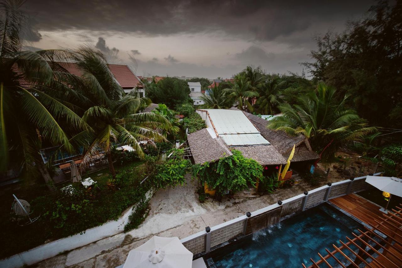 The Watermark Beachside Hotel Хойан Экстерьер фото