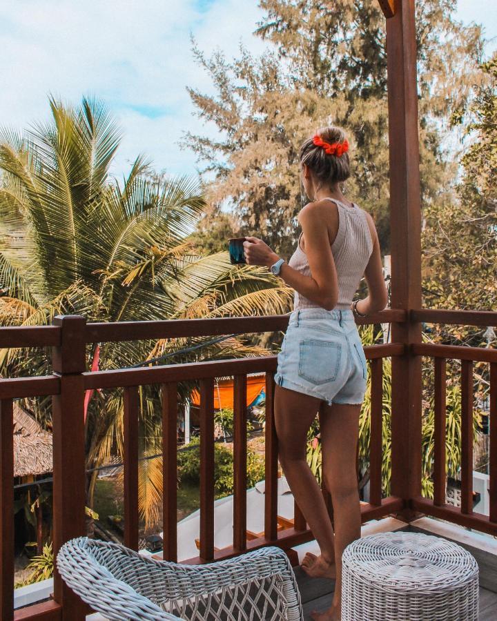 The Watermark Beachside Hotel Хойан Экстерьер фото
